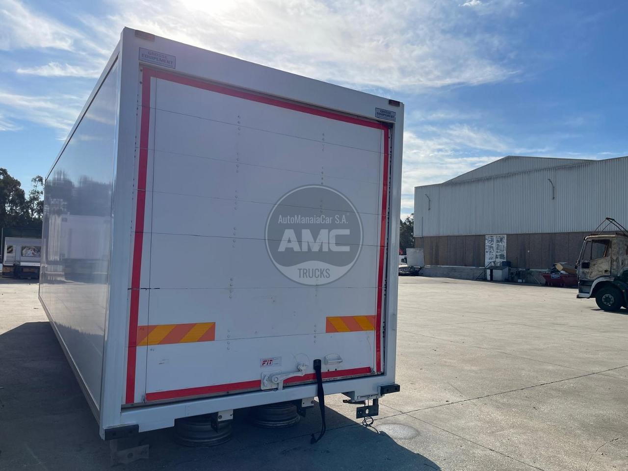 CAIXA FECHADA TIPO FURGÃO 8.60 X 2.48 X 2.50