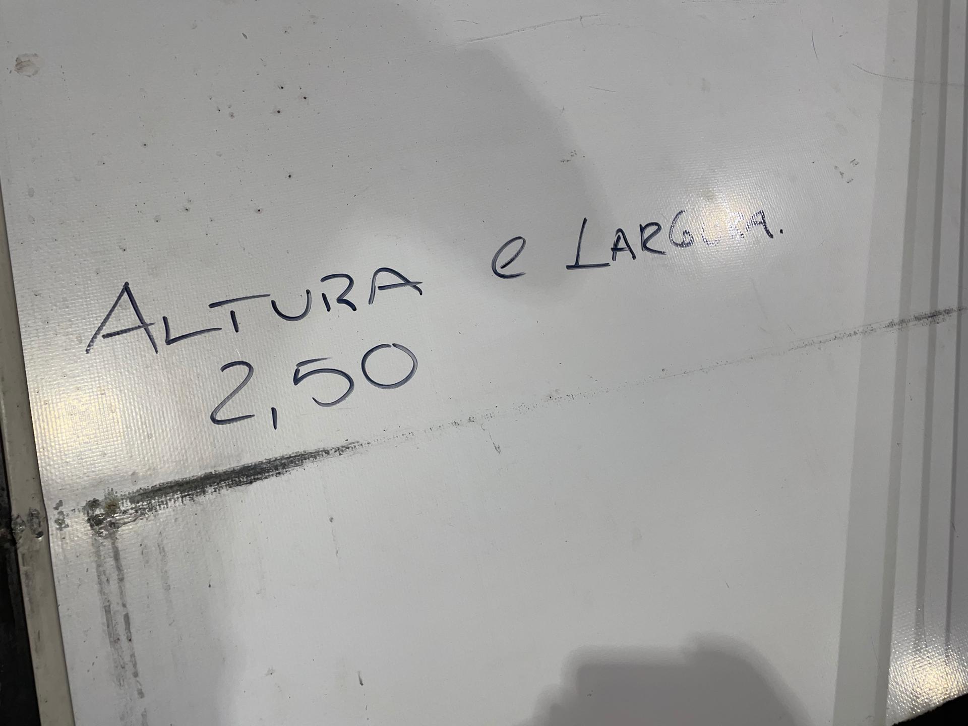 DIVISÓRIA PARA CAIXA ISOTÉRMICA COM SUPORTE DESLIZANTE (2,50 X 2,50)