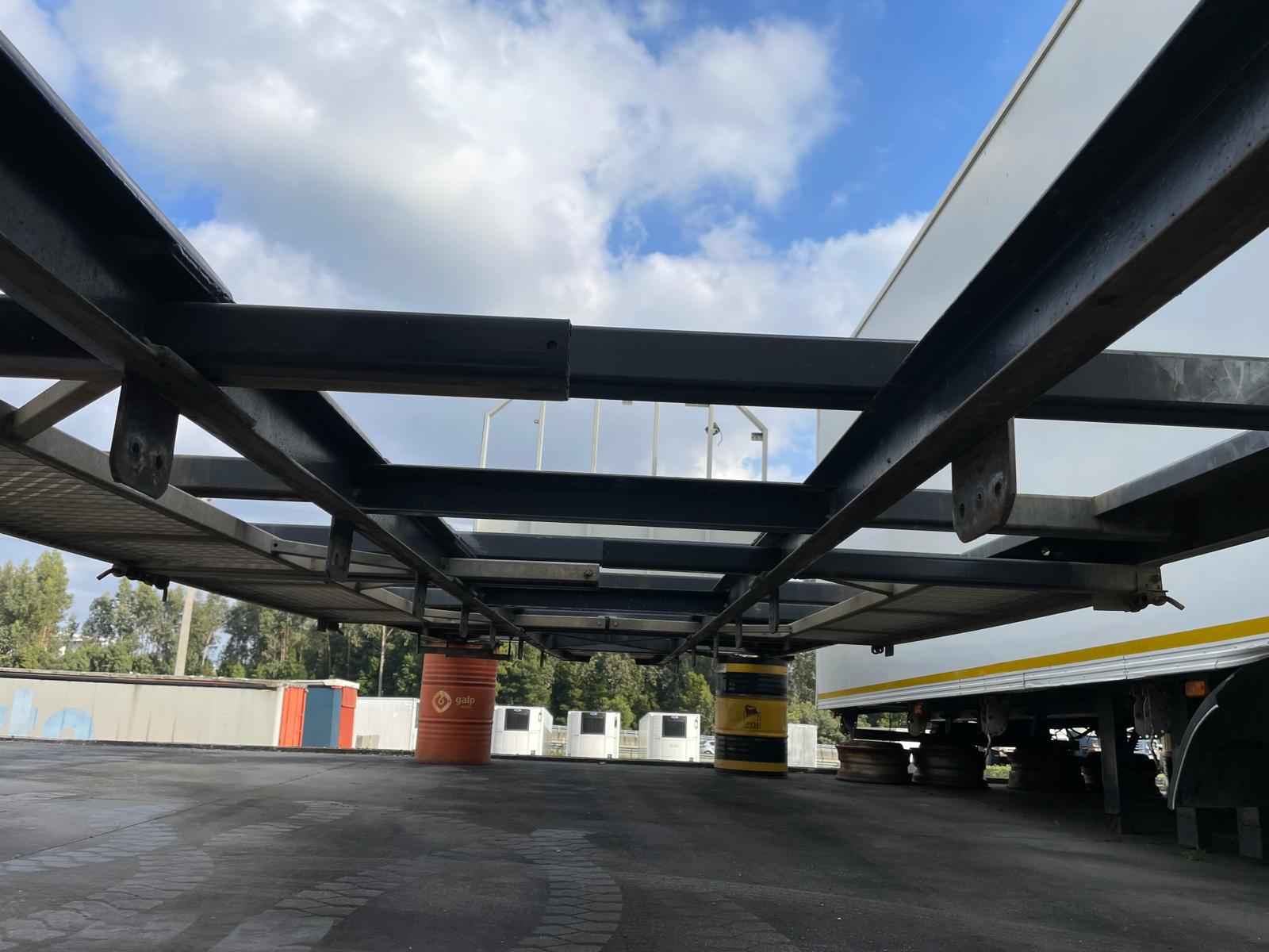 ESTRADO PARA TRANSPORTE DE GÁS 8.00 X 2.54 X 2.20 BOM ESTADO