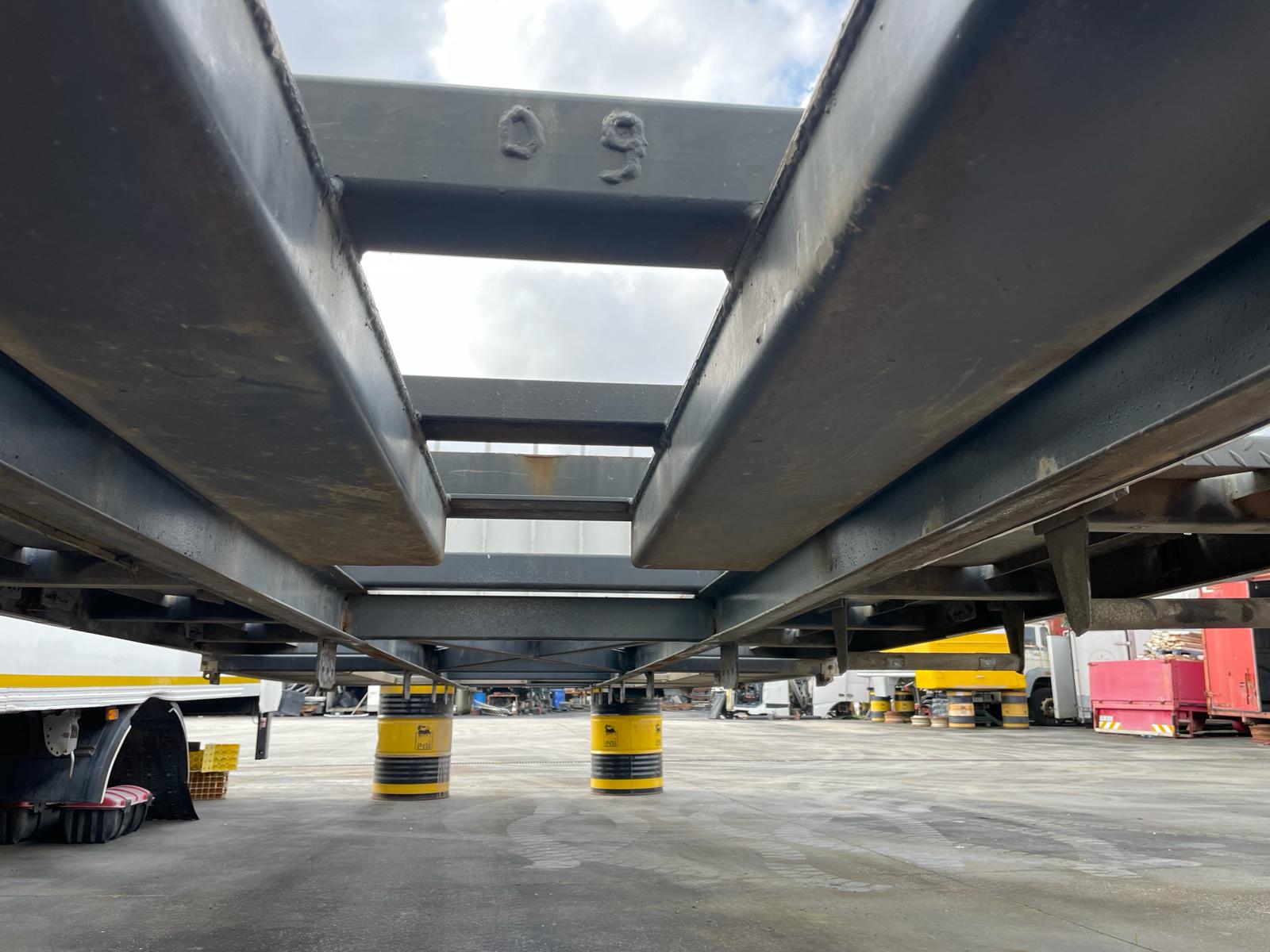 ESTRADO PARA TRANSPORTE DE GÁS 8.00 X 2.54 X 2.20 BOM ESTADO