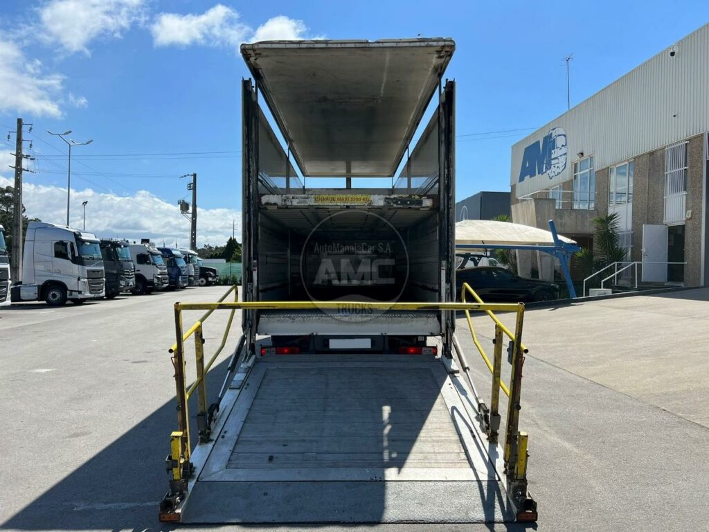 CAIXA FECHADA ESPECIAL COM PISO DUPLO AUTOMÁTICO TETO DE ELEVAR + PLATAFORMA TRASEIRA