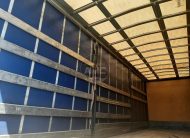 CAIXA DE CORTINAS DESLIZANTES C/ 2 PORTA TRASEIRAS 8.90 X 2.47 X 2.60/2.70