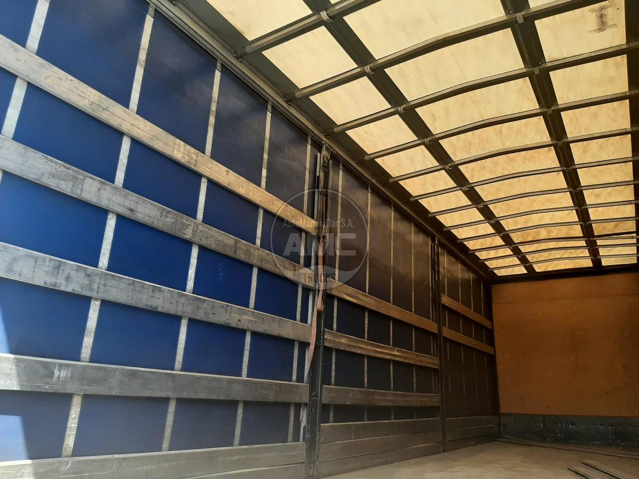 CAIXA DE CORTINAS DESLIZANTES C/ 2 PORTA TRASEIRAS 8.90 X 2.47 X 2.60/2.70