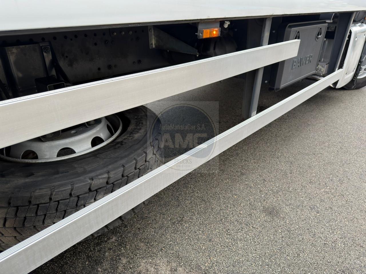 DAF XD 370 FA EURO6 4X2 CAIXA FECHADA 07/2023 (SÓ 61.000KM)