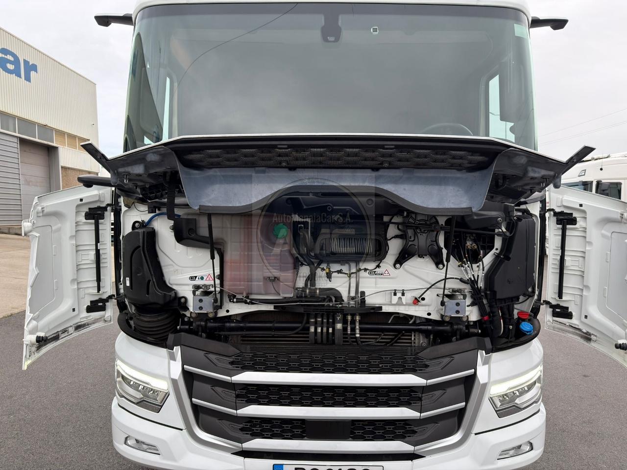 DAF 370 XD CAIXA FECHADA 4X2 61.000KM NACIONAL 07/2023