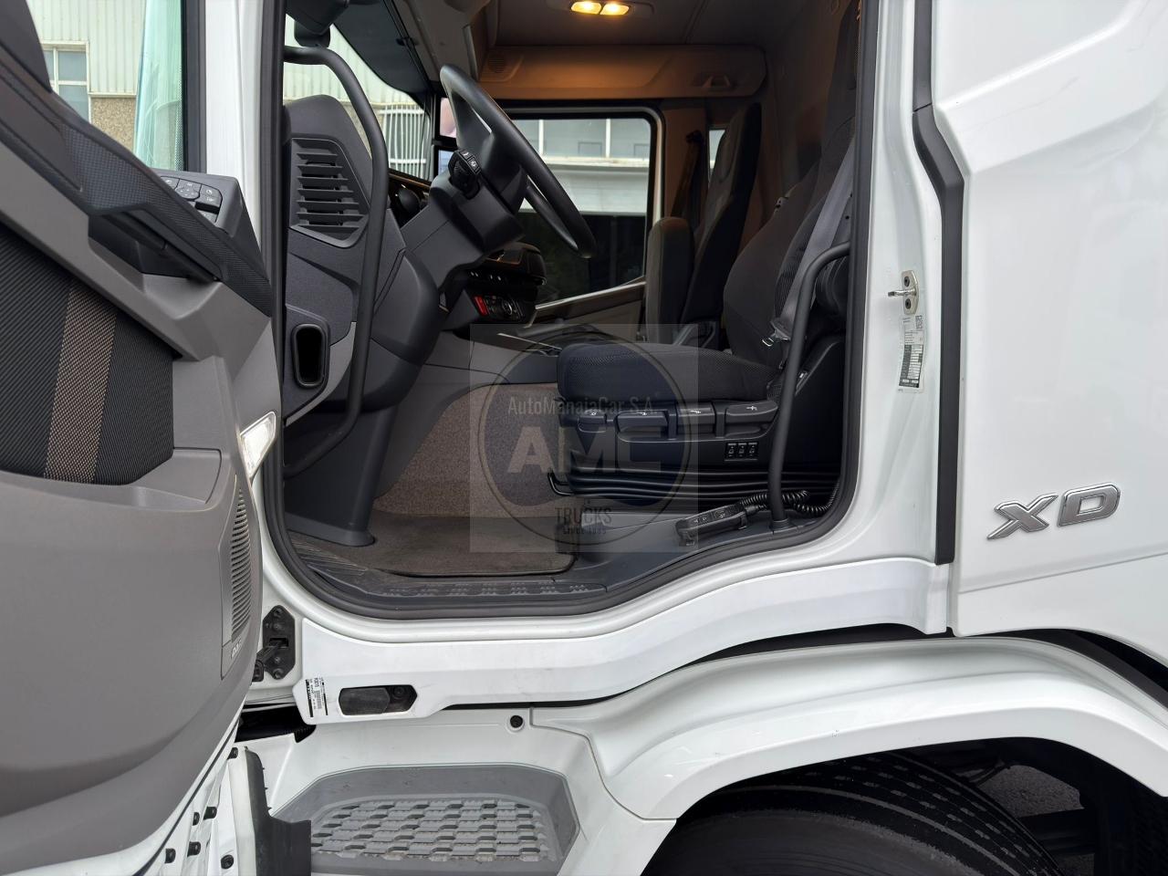 DAF XD 370 FA EURO6 4X2 CAIXA FECHADA 07/2023 (SÓ 61.000KM)