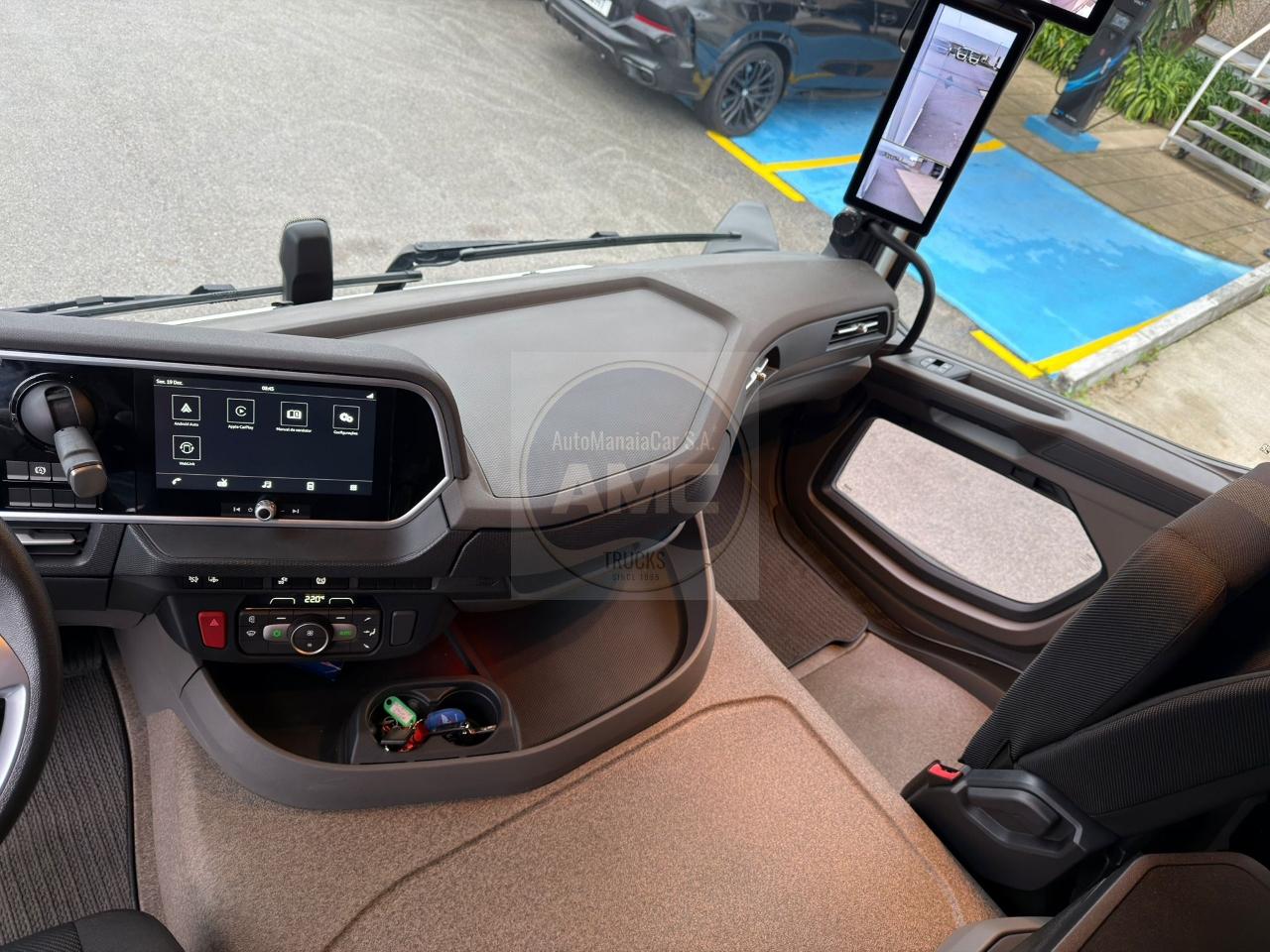 DAF XD 370 FA EURO6 4X2 CAIXA FECHADA 07/2023 (SÓ 61.000KM)