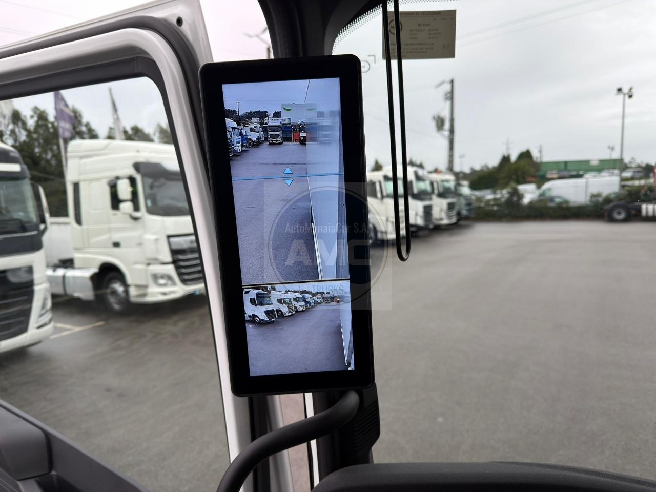 DAF XD 370 FA EURO6 4X2 CAIXA FECHADA 07/2023 (SÓ 61.000KM)