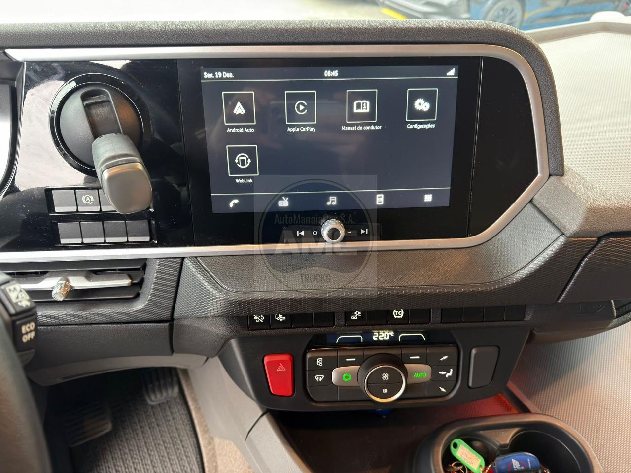 DAF 370 XD CAIXA FECHADA 4X2 61.000KM NACIONAL 07/2023