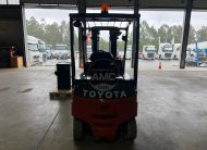 EMPILHADOR TOYOTA 8FBMT35 ELETRICO 2015 3500KG CARGA