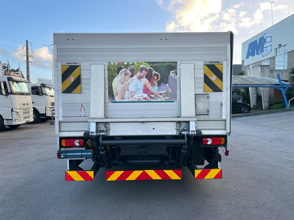 CAIXA TIPO ESTRADO + PLATAFORMA TRASEIRA + CAIXA DE ARMAZENAMENTO DE BOTIJAS DE GÁS