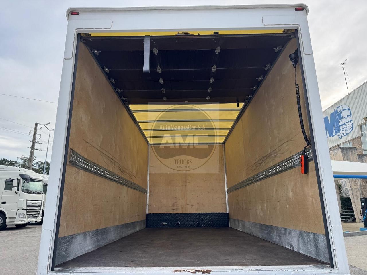 IVECO DAILY 72-180 3LUGARES NACIONAL 2023 80.000KM