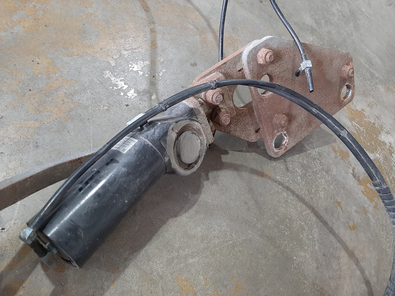 LIMPA NEVES COM SISTEMA PNEUMÁTICO MOVIDO A AR (FABRICO ALEMÃO)