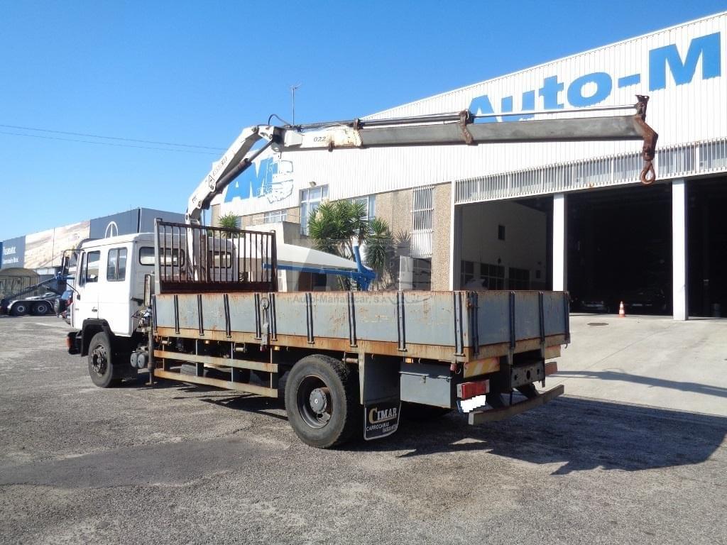 MAN 18.232 4X2 CABINE DUPLA COM GRUA