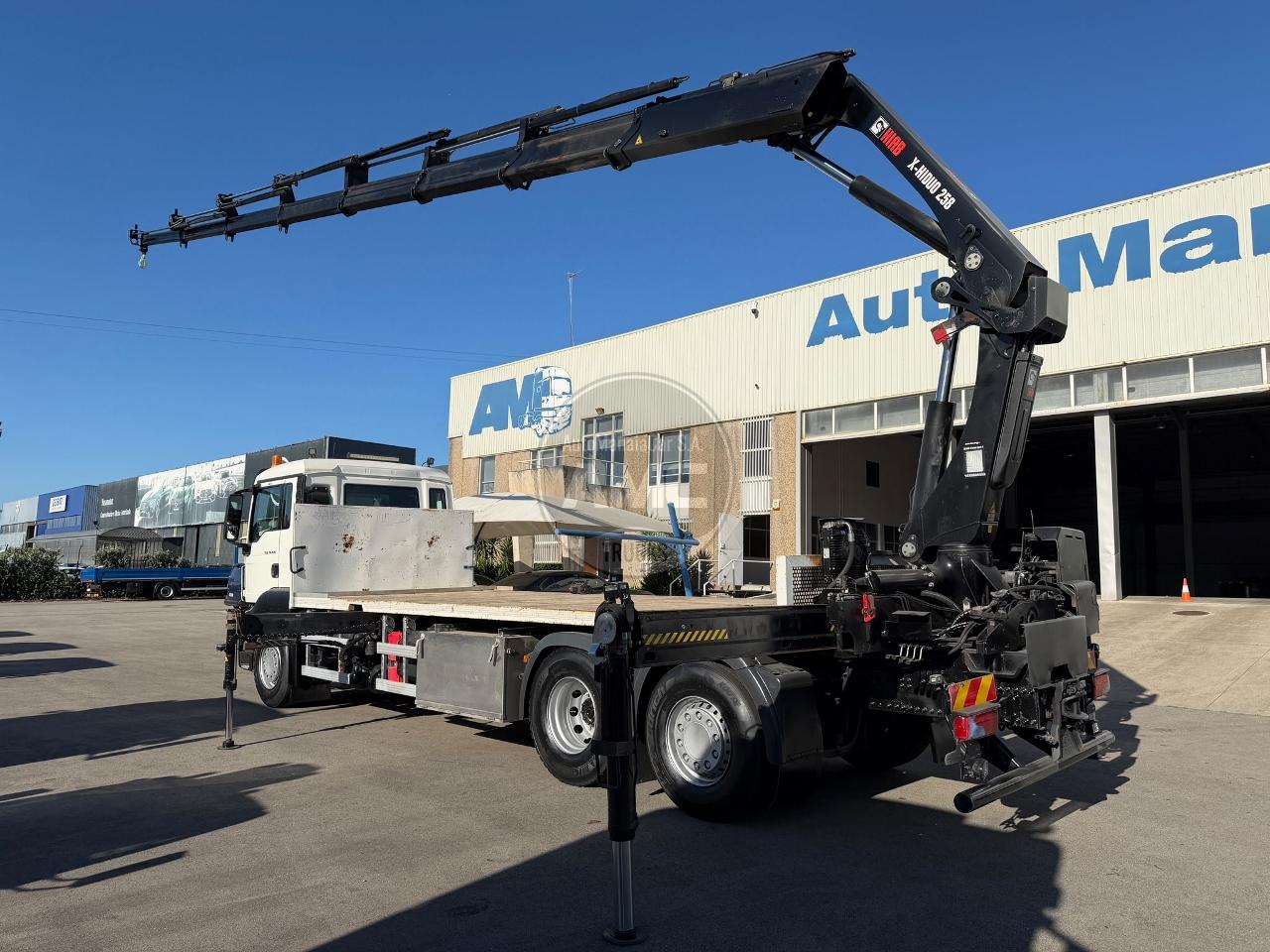 MAN TGS 26.420 EURO6 6X2 RETARDER ADR 2017 C/ GRUA HIAB X-HIDUO 258 E-7