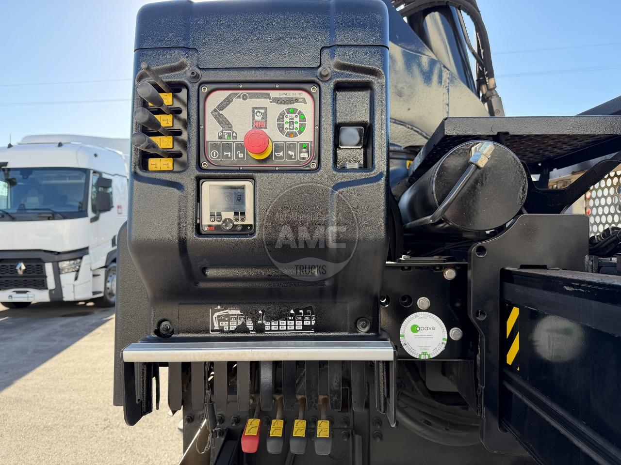 MAN TGS 26.420 EURO6 6X2 RETARDER ADR 2017 C/ GRUA HIAB X-HIDUO 258 E-7