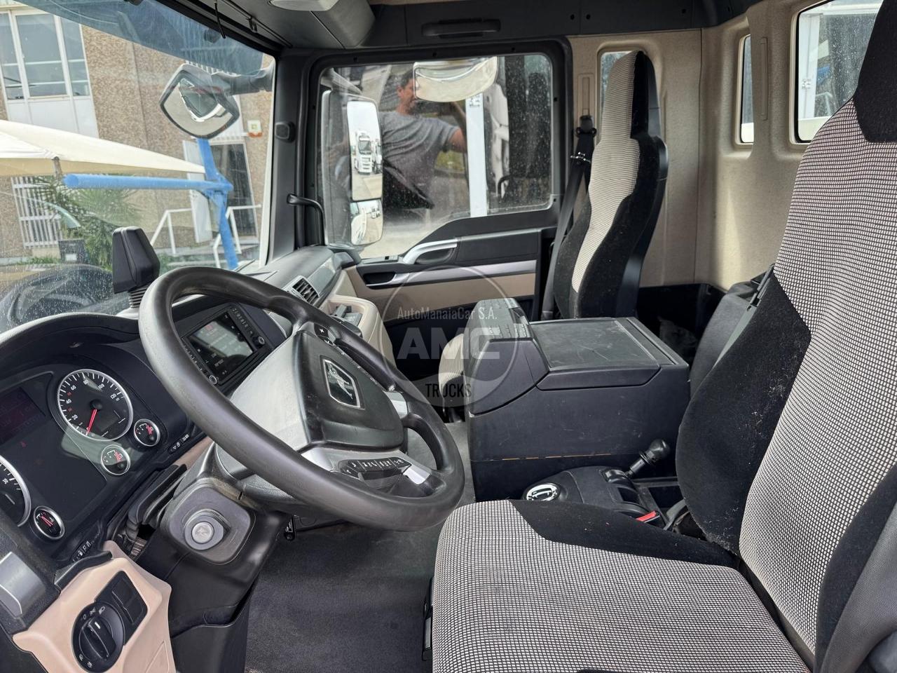 MAN TGS 26.420 EURO6 6X2 RETARDER ADR 2017 C/ GRUA HIAB X-HIDUO 258 E-7