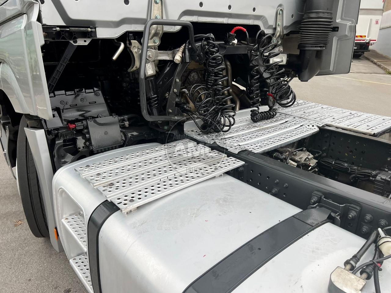 TRATOR MERCEDES ACTROS 1845 EURO6 STREAM SPACE 4X2 RETARDER 2017