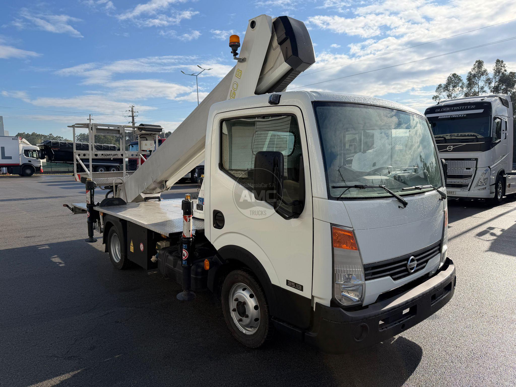 NISSAN CABSTAR 35.13 COM CESTO ELEVATÓRIO PALFINGER P260 B  26MT