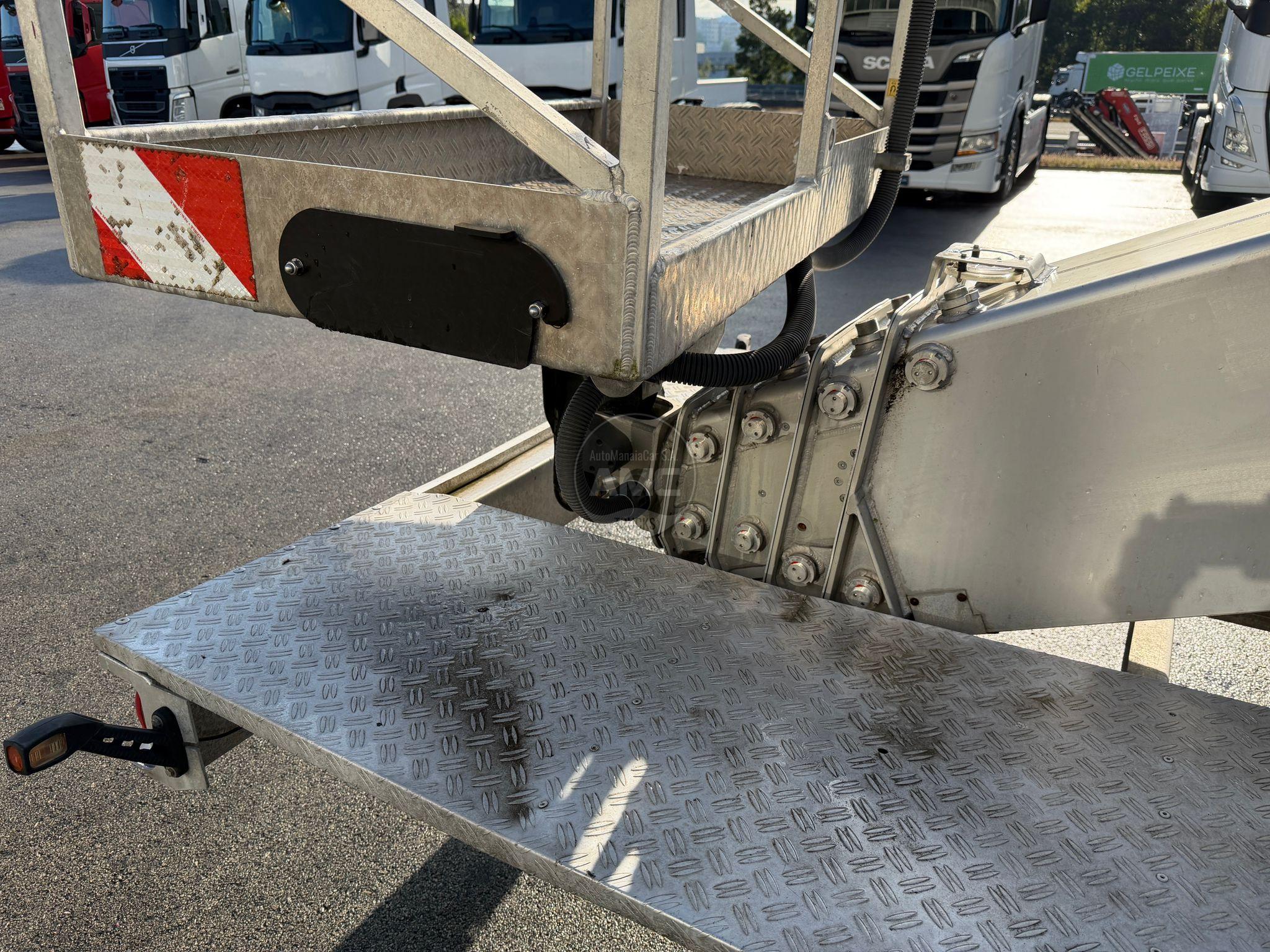 NISSAN CABSTAR 35.13 COM CESTO ELEVATÓRIO PALFINGER P260 B  26MT