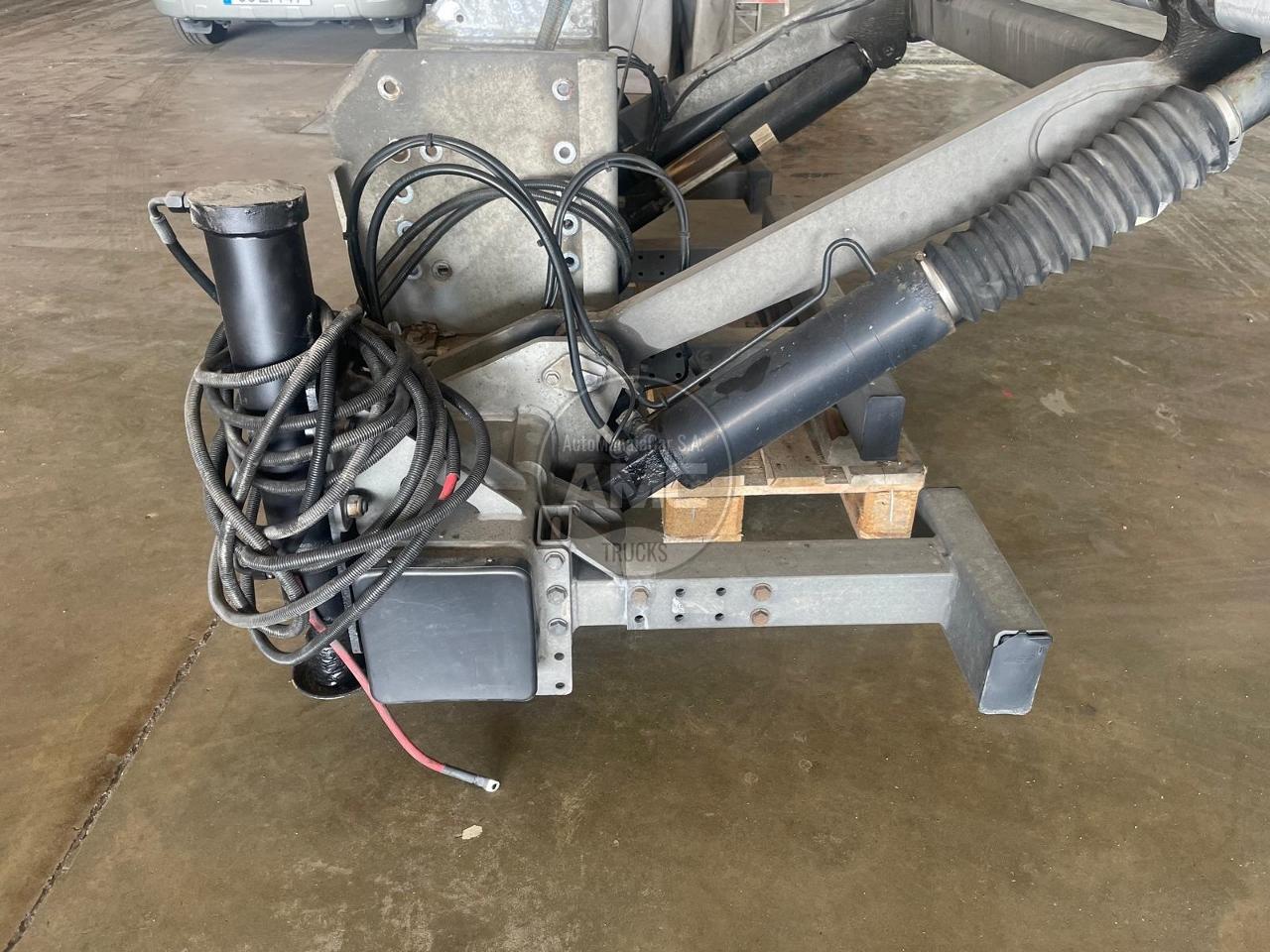 PLATAFORMA TRASEIRA DE ENCOSTO PALFINGER 3000 KG 2017