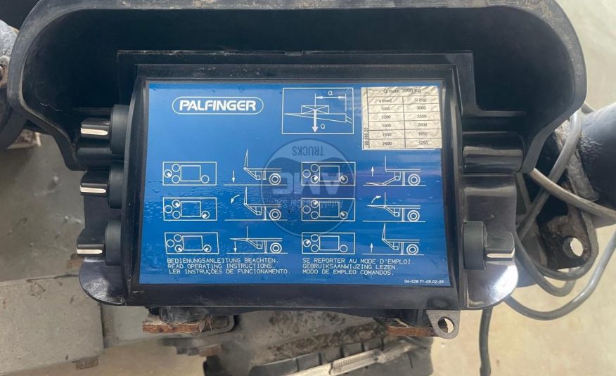 PLATAFORMA TRASEIRA DE ENCOSTO PALFINGER 3000 KG 2017