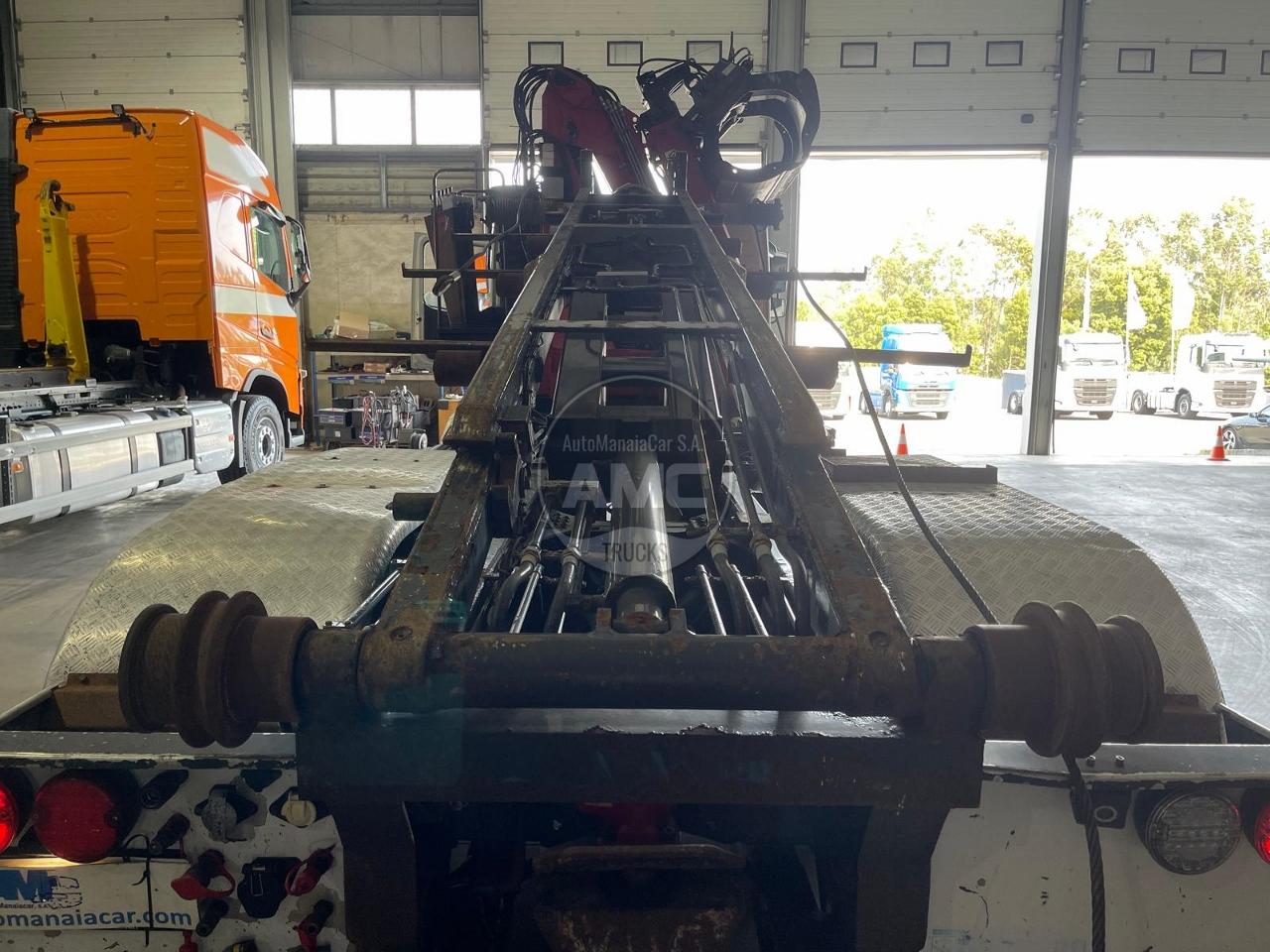 PORTA-CONTENTORES COM SISTEMA DE CABOS 25TON 2012