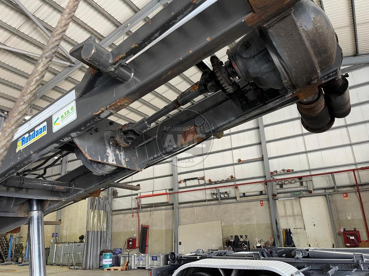 PORTA-CONTENTORES COM SISTEMA DE CABOS 25TON 2012