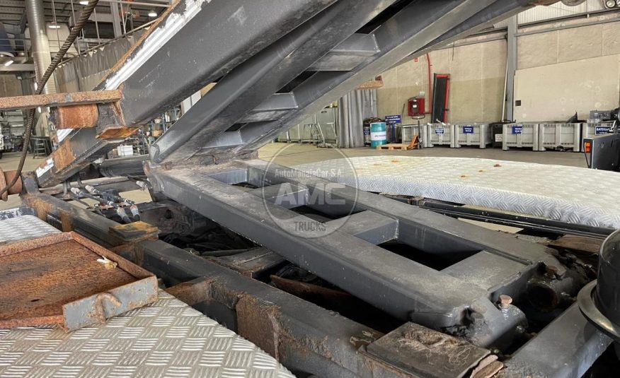 PORTA-CONTENTORES COM SISTEMA DE CABOS 25TON 2012