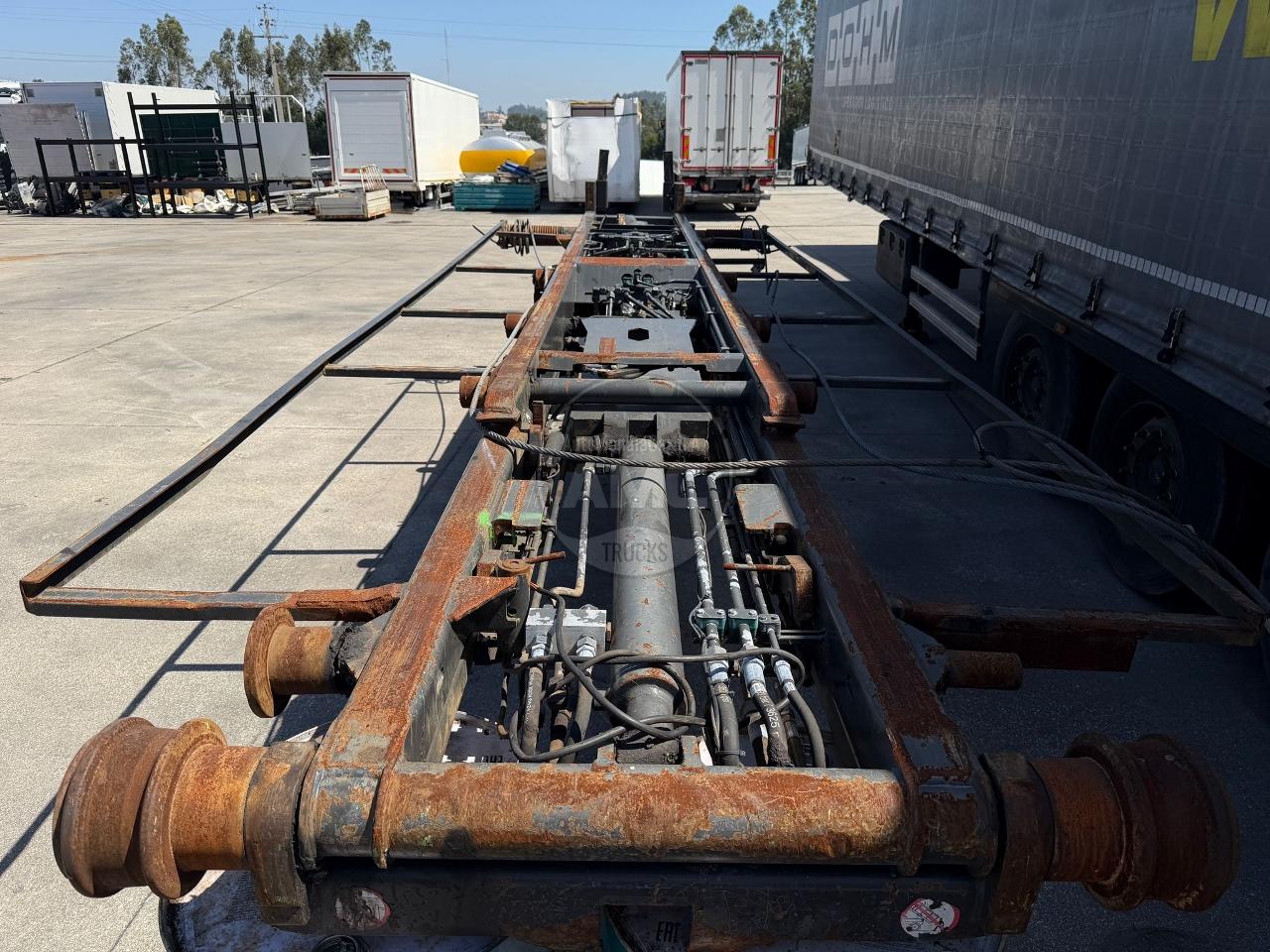 PORTA-CONTENTORES COM SISTEMA DE CABOS VDL 2017 25 TON
