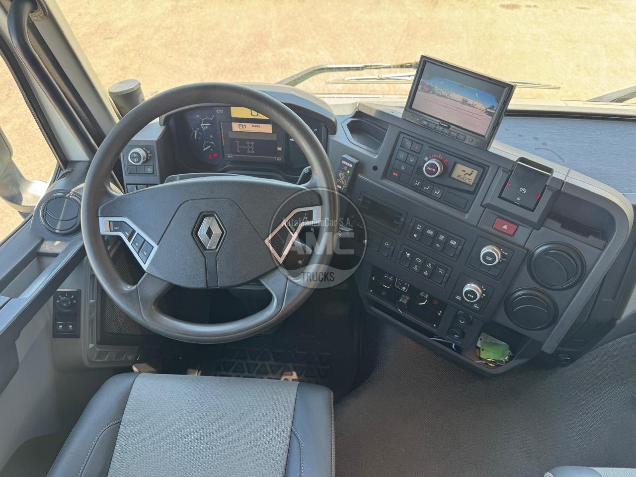 RENAULT C380 EURO6 6X4 BI-BASCULANTE COM GRUA 3 LUGARES 2015