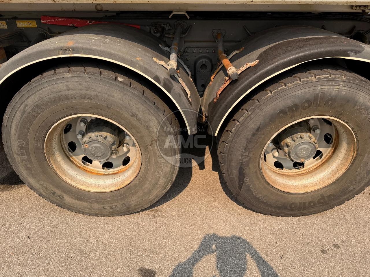 RENAULT C380 EURO6 6X4 BI-BASCULANTE COM GRUA 3 LUGARES 2015