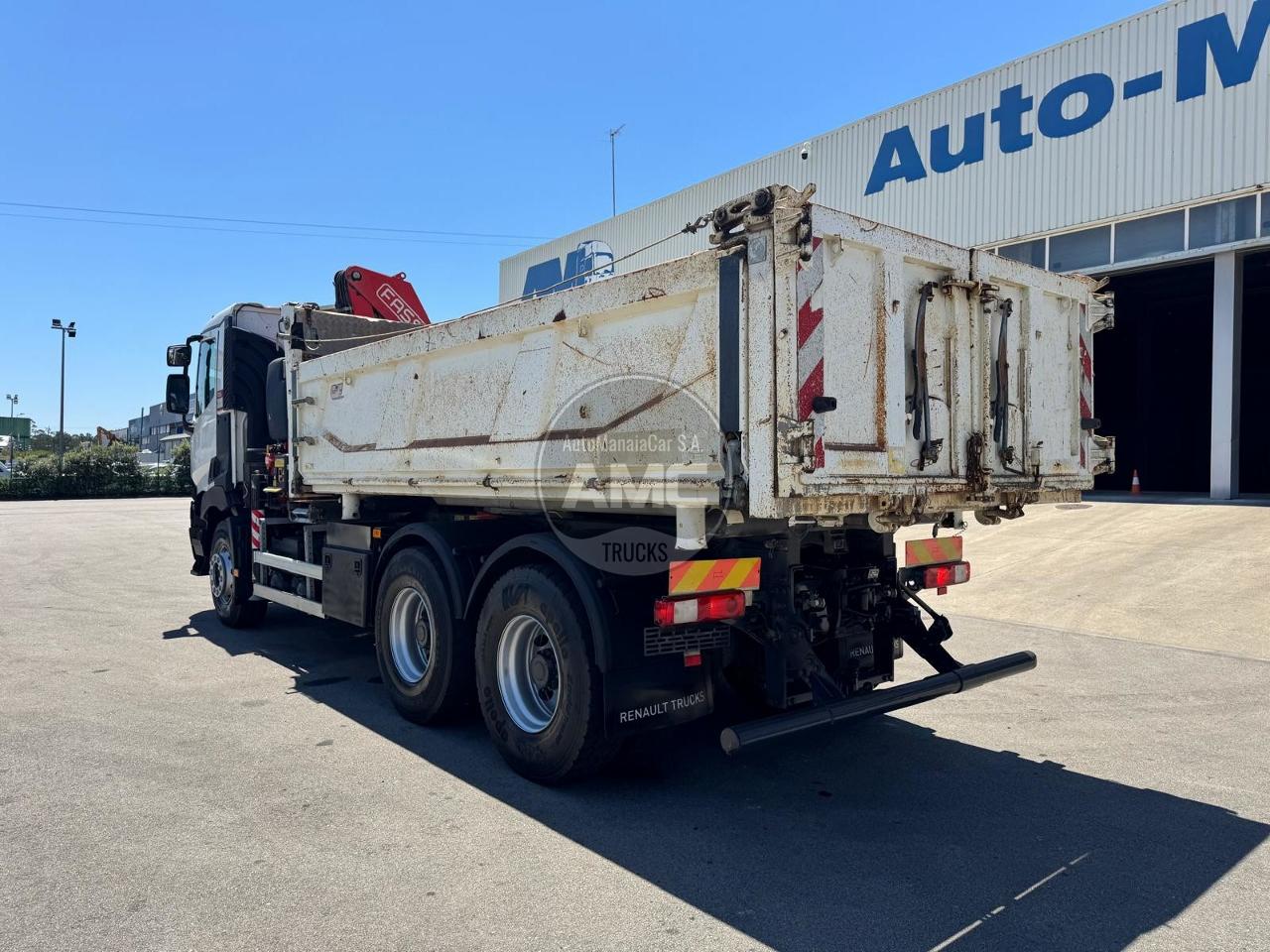 RENAULT C380 EURO6 6X4 BI-BASCULANTE COM GRUA 3 LUGARES 2015