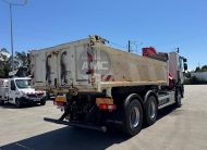 RENAULT C380 EURO6 6X4 BI-BASCULANTE COM GRUA 3 LUGARES 2015