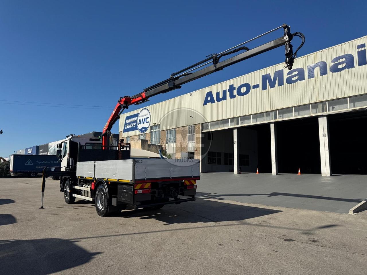 RENAULT C380 EURO6 4X2 2015 COM GRUA PALFINGER PK 12002 EH