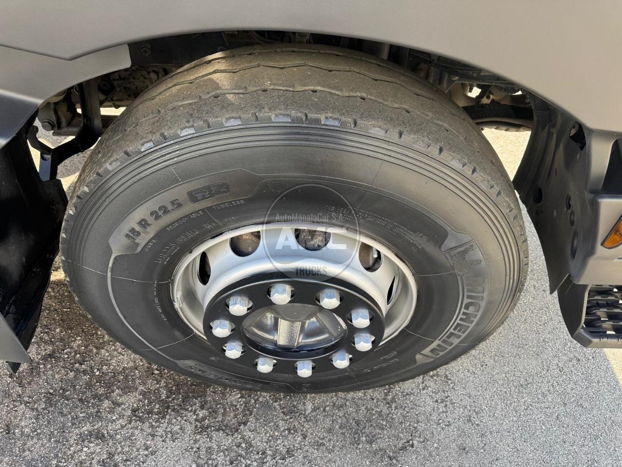 RENAULT C380 EURO6 4X2 2015 COM GRUA PALFINGER PK 12002 EH