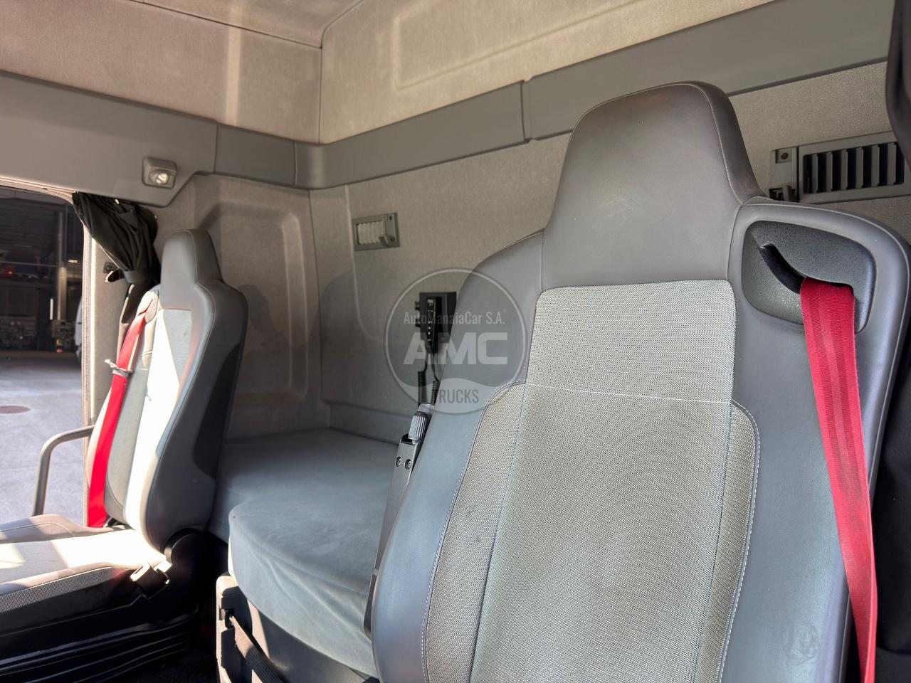 TRATOR RENAULT T440 EURO6 COM KIT HIDRÁULICO MOTOR 13L NACIONAL