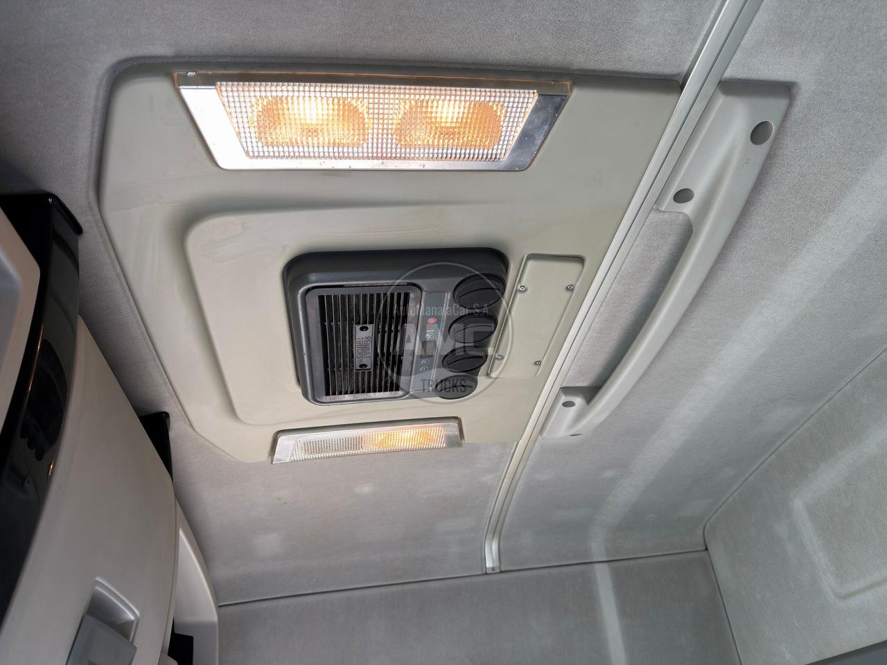 TRATOR RENAULT T440 EURO6 COM KIT HIDRÁULICO MOTOR 13L NACIONAL