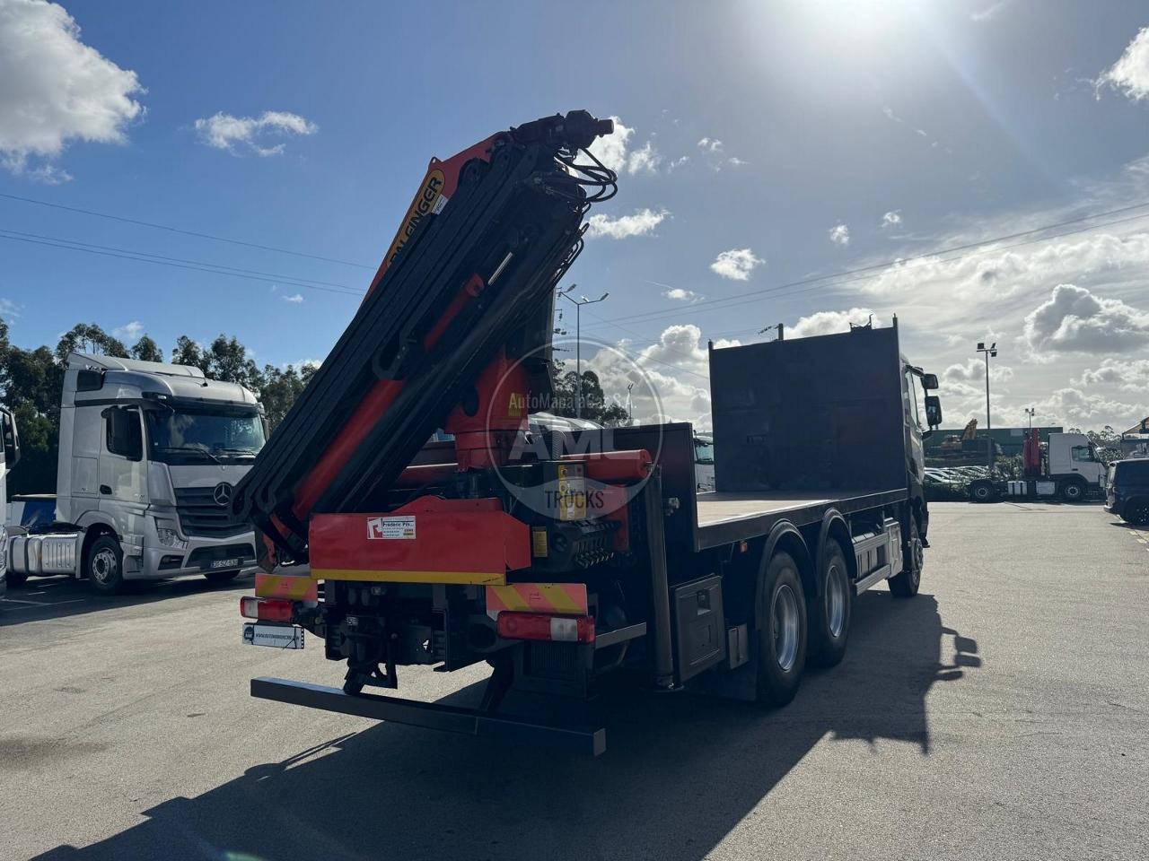 RENAULT C460 EURO6 6X4 07/2016 C/GRUA PALFINGER PK 22002EH RETARDER E REDUÇÃO AOS CUBOS