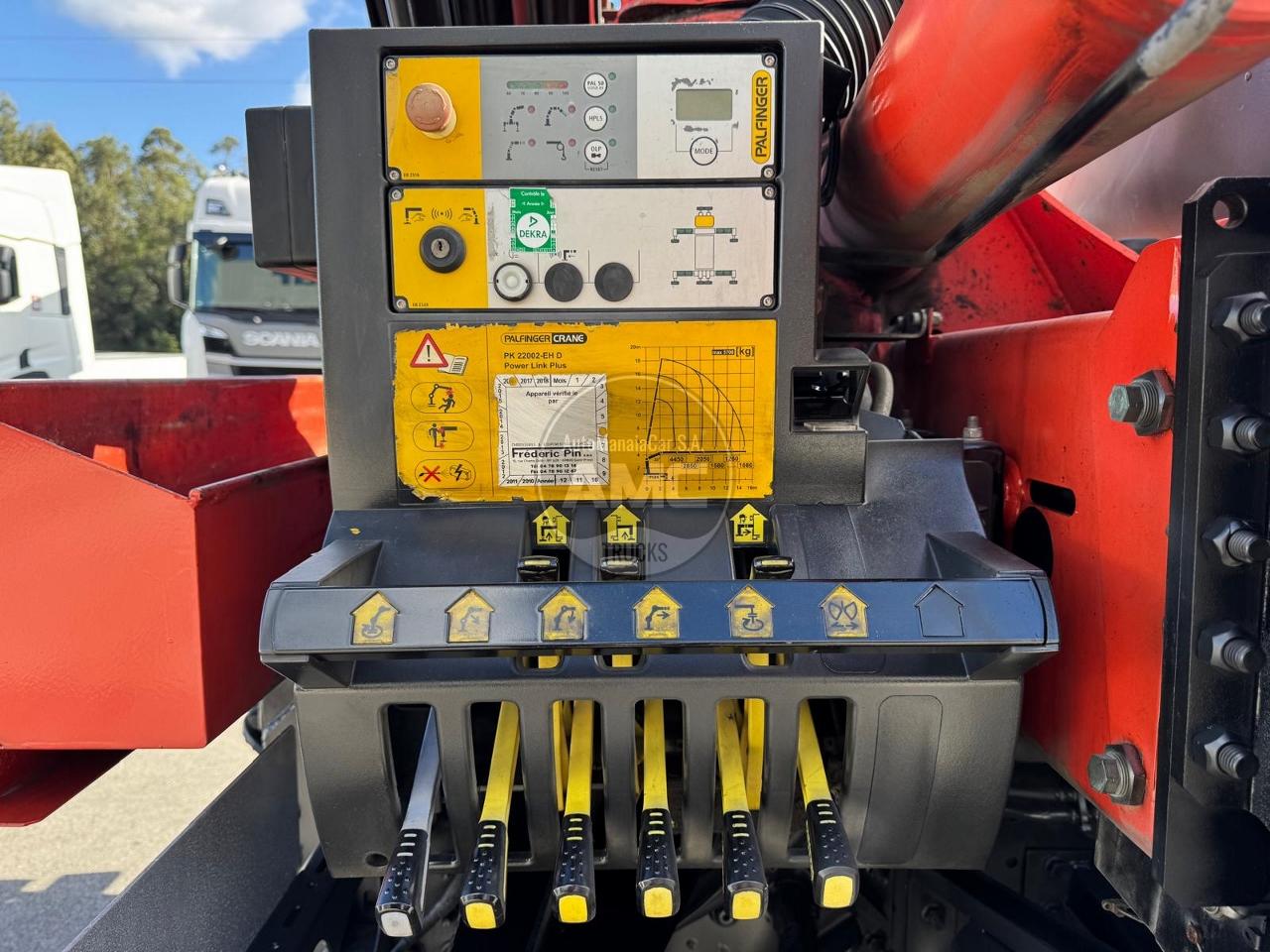 RENAULT C460 EURO6 6X4 07/2016 C/GRUA PALFINGER PK 22002EH RETARDER E REDUÇÃO AOS CUBOS