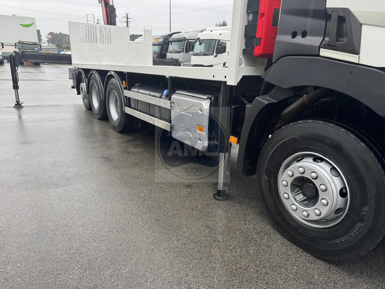 RENAULT C460 E6 8X4 ÚLTIMO EIXO DIRECCIONAL E ELEVAR | 210.000km I HISTÓRICO MANUTENÇÃO NA MARCA