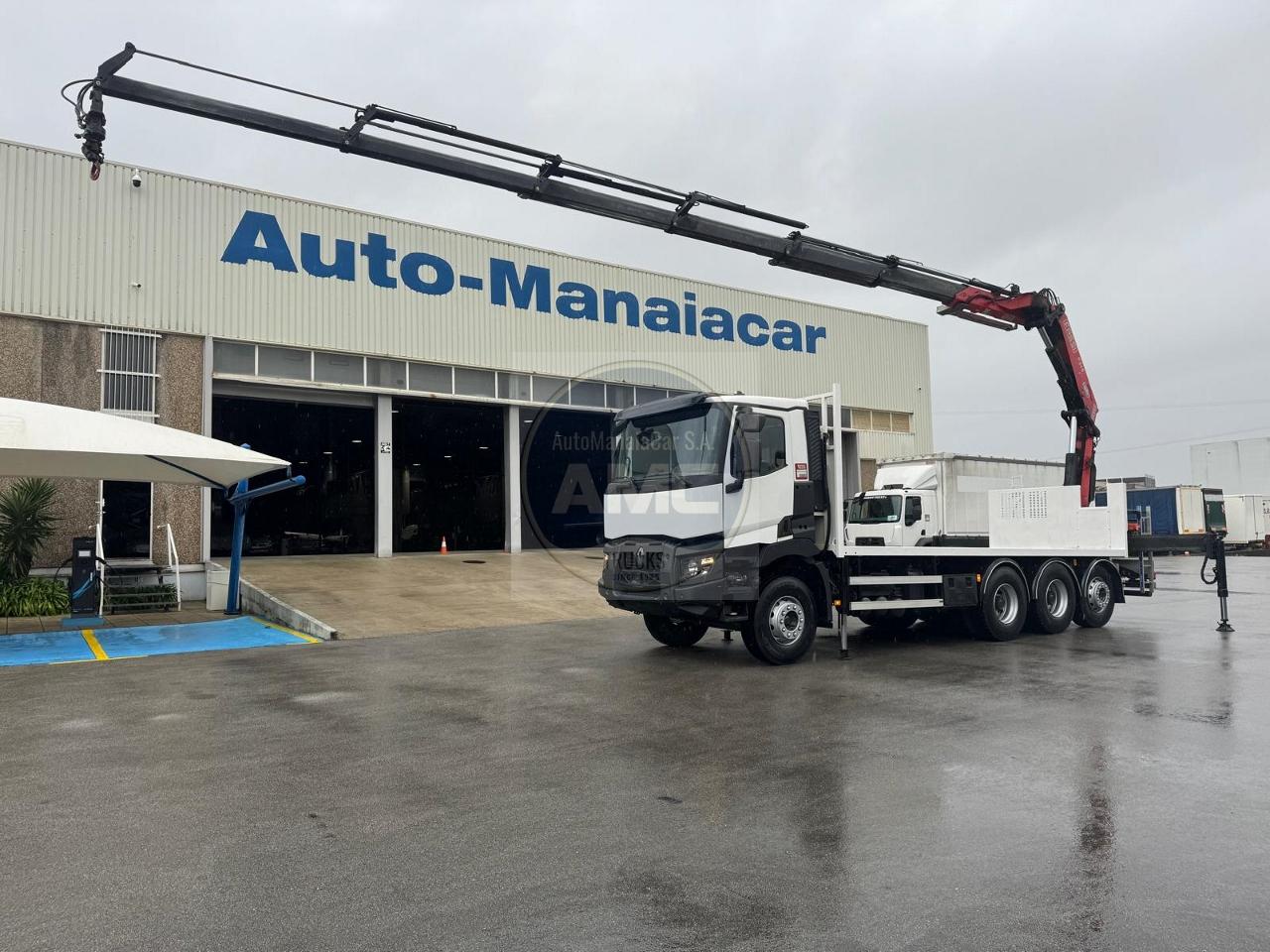 RENAULT C460 E6 8X4 ÚLTIMO EIXO DIRECCIONAL E ELEVAR | 210.000km I HISTÓRICO MANUTENÇÃO NA MARCA