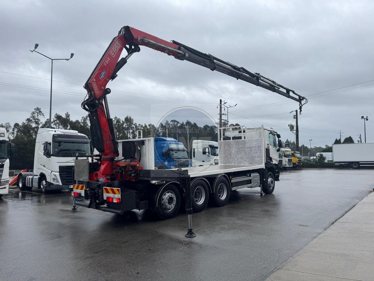 RENAULT C460 E6 8X4 ÚLTIMO EIXO DIRECCIONAL E ELEVAR | 210.000km I HISTÓRICO MANUTENÇÃO NA MARCA