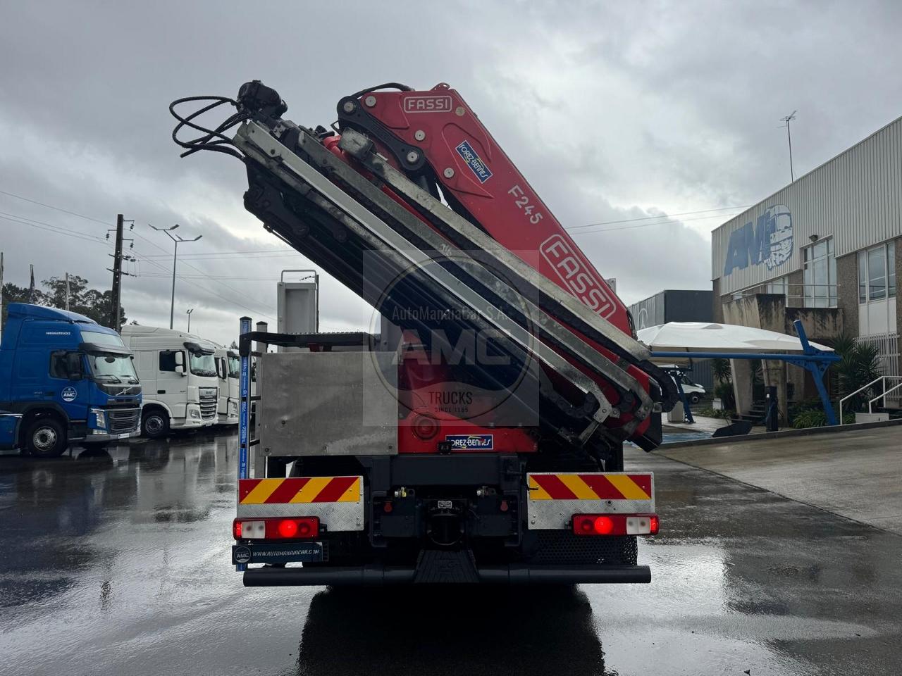 RENAULT C460 E6 8X4 ÚLTIMO EIXO DIRECCIONAL E ELEVAR | 210.000km I HISTÓRICO MANUTENÇÃO NA MARCA