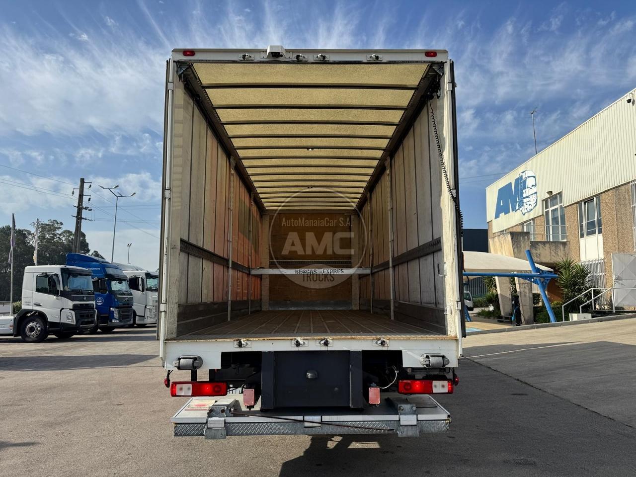 RENAULT D19 280 EURO6 4X2 11/2019 CAIXA DE CORTINAS DESLIZANTES 332.000KM