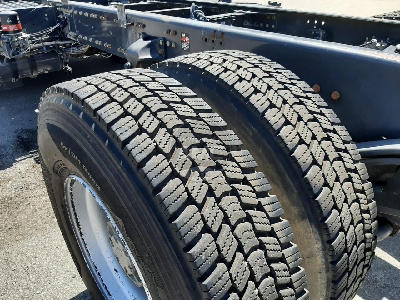 RENAULT C19 380 E6 4X2 CHASSI  ANO 2020