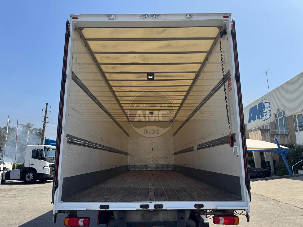 RENAULT D16 250 4X2 2021 332.000KM CAIXA FECHADA 8.90 X 2.47 X 2.75