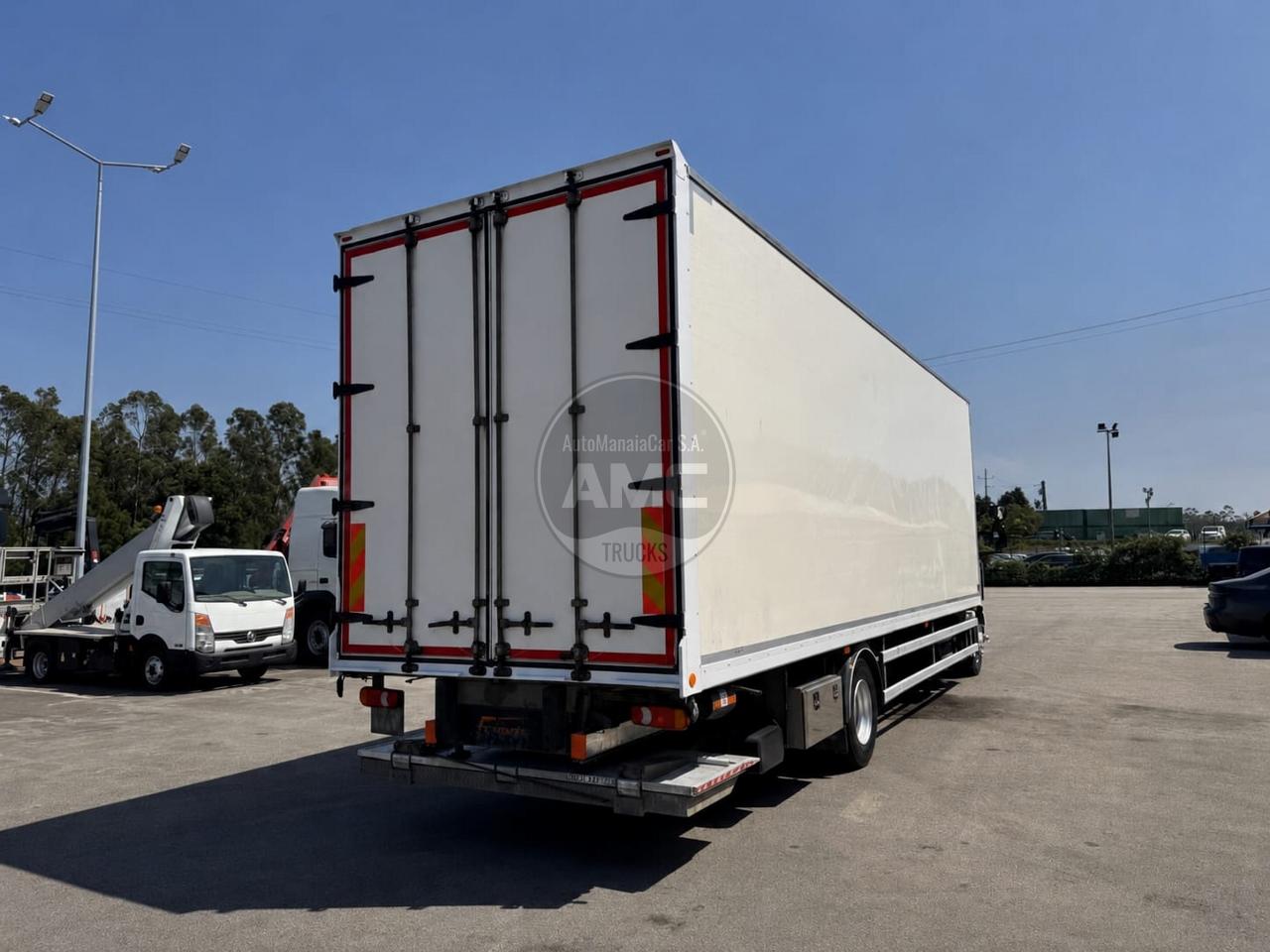 RENAULT D16 250 4X2 2021 332.000KM CAIXA FECHADA 8.90 X 2.47 X 2.75