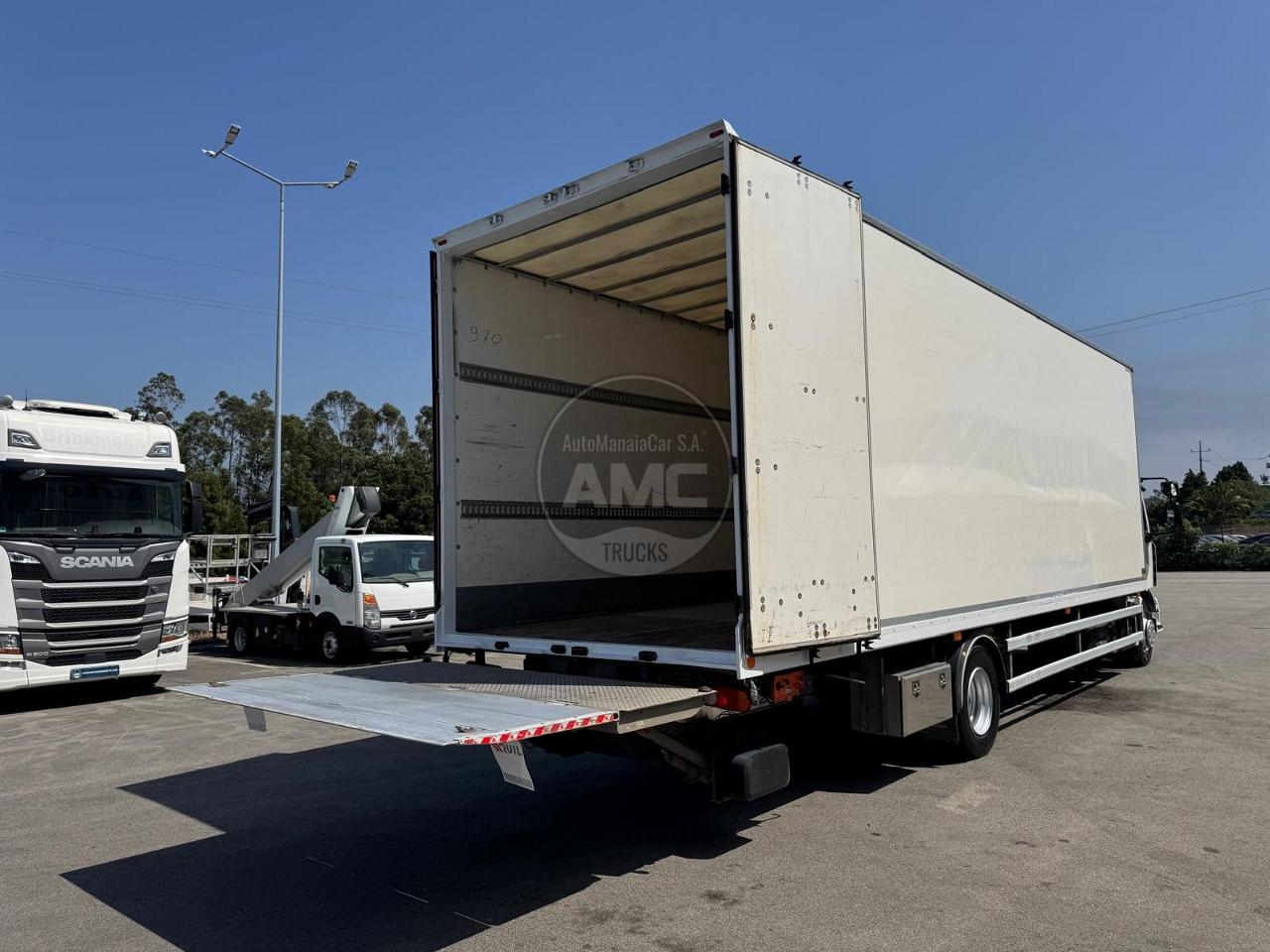 RENAULT D16 250 4X2 2021 332.000KM CAIXA FECHADA 8.90 X 2.47 X 2.75