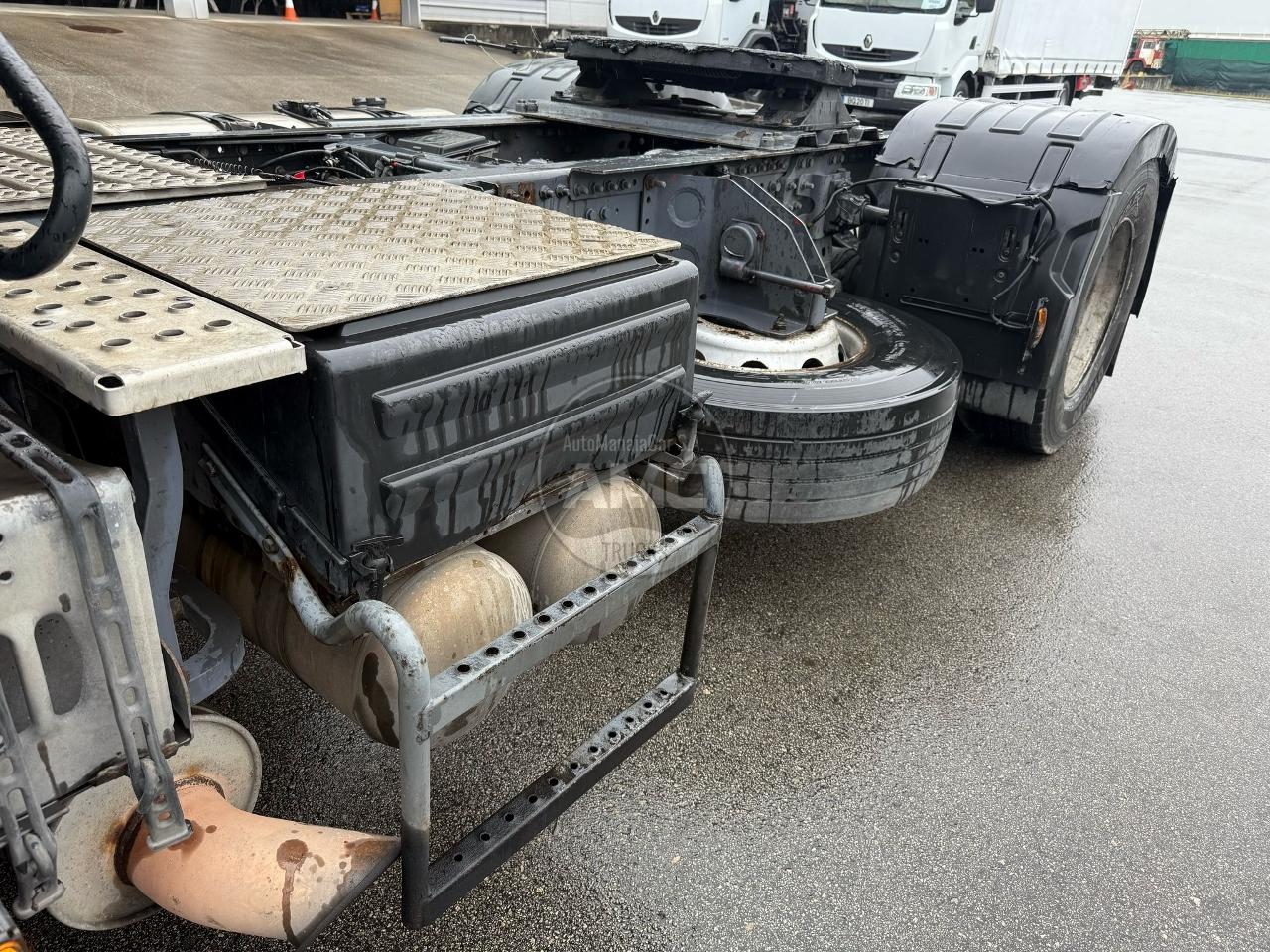 RENAULT PREMIUM 460 DXI EURO5 4X2 RETARDER